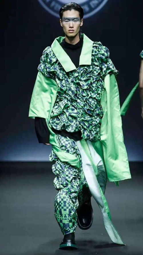 2021大學生時裝周首日發布 五校聯展，青春創意點亮設計未來